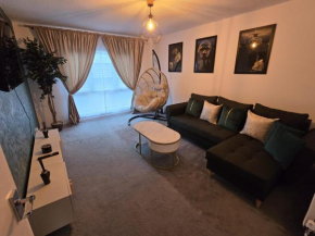 Cosy Home City Centre with free parking